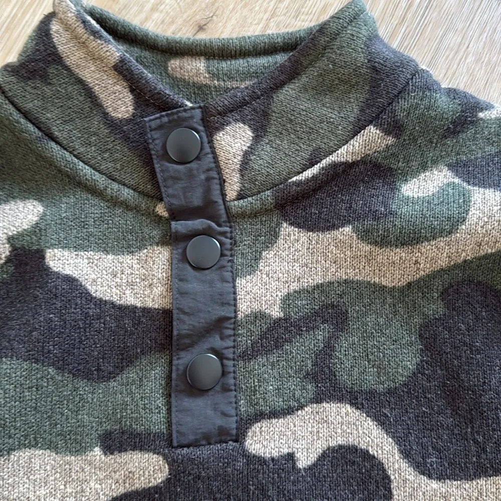 OLD NAVY sweatshirts